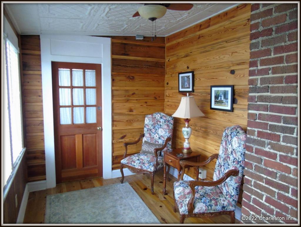 The Charleston Inn Hendersonville Nc Exterior foto